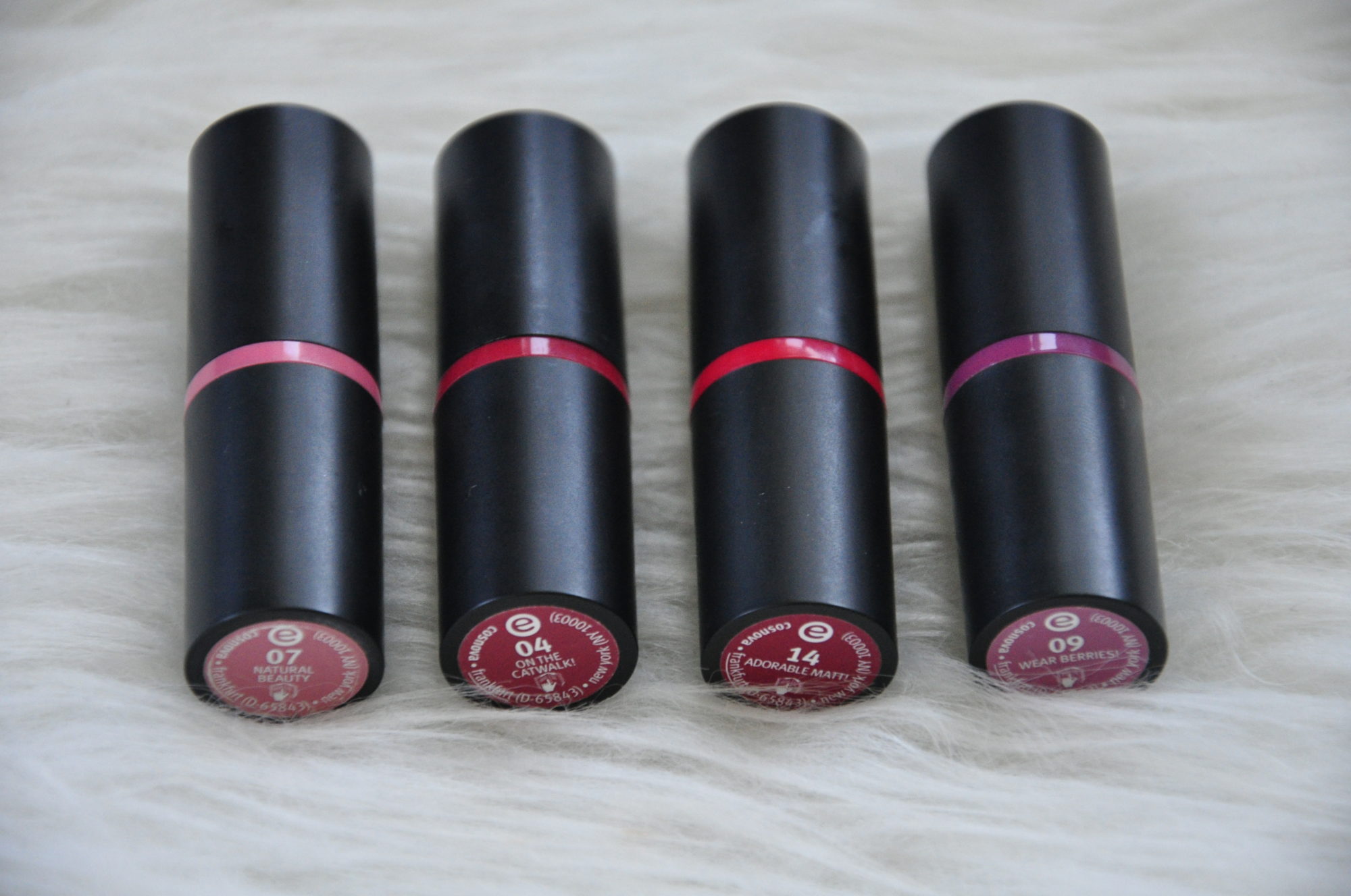 Roll-on Hydratant Pour Les Lèvres à L'essence Fruit Rouge - Transparent, Neuf En Emballage