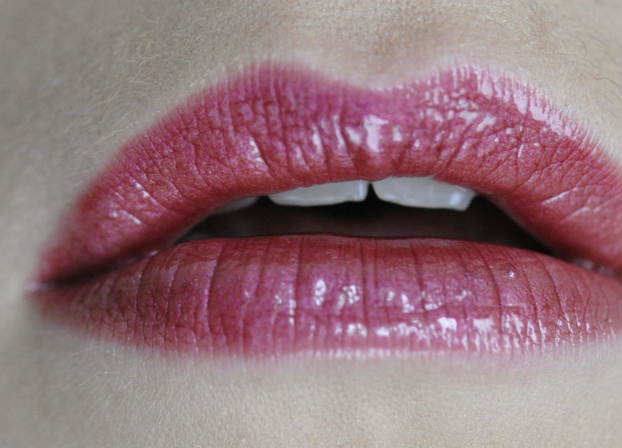 Gloss à Lèvres Holographique 3D Hyper Irisé AVON - 7 Ml, Effet Paillettes, 4 Coloris Au Choix