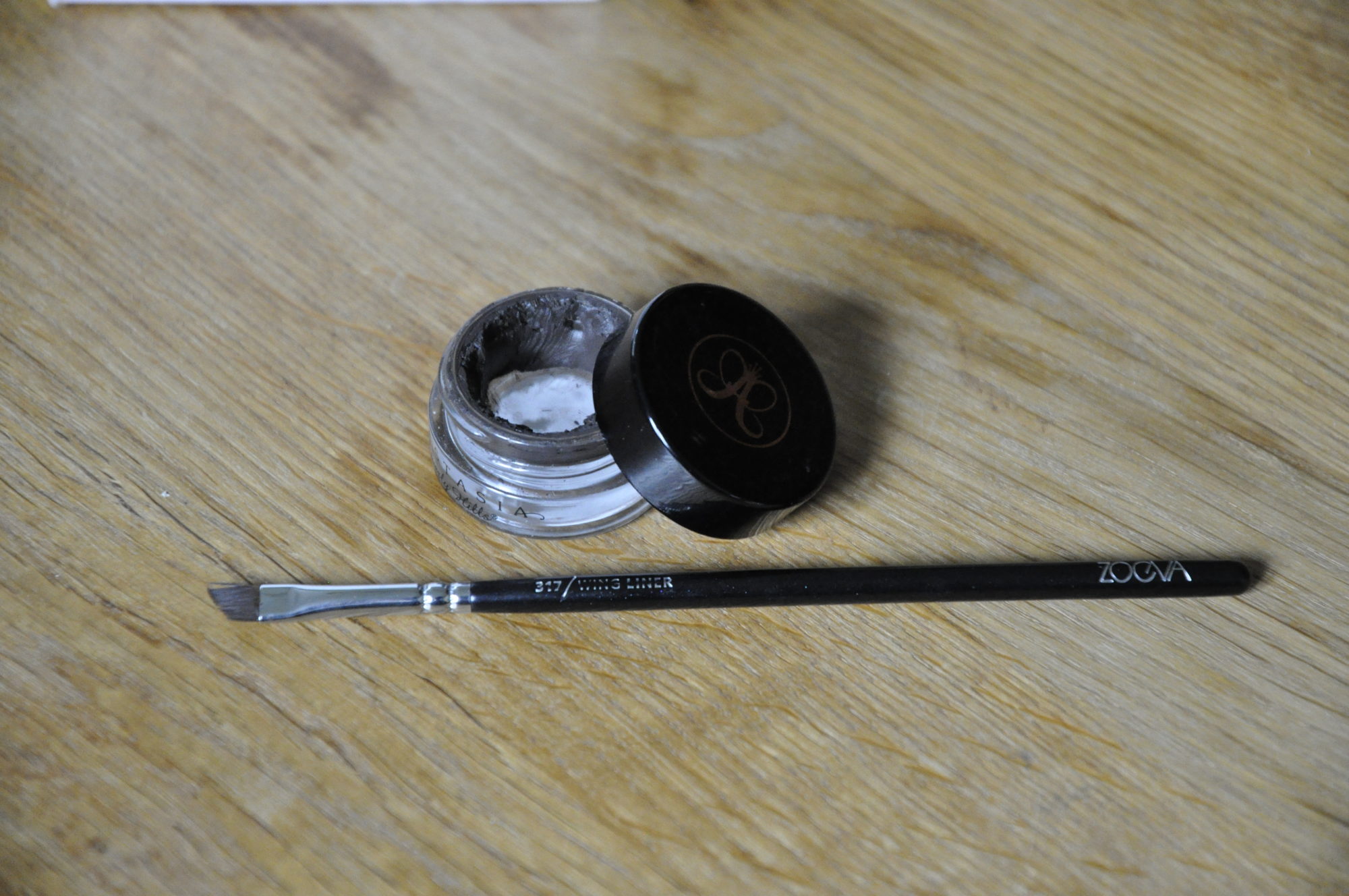 Mon avis sur la pommade à sourcils de Anastasia Beverly Hills ! Réglisse & Myrtilles
